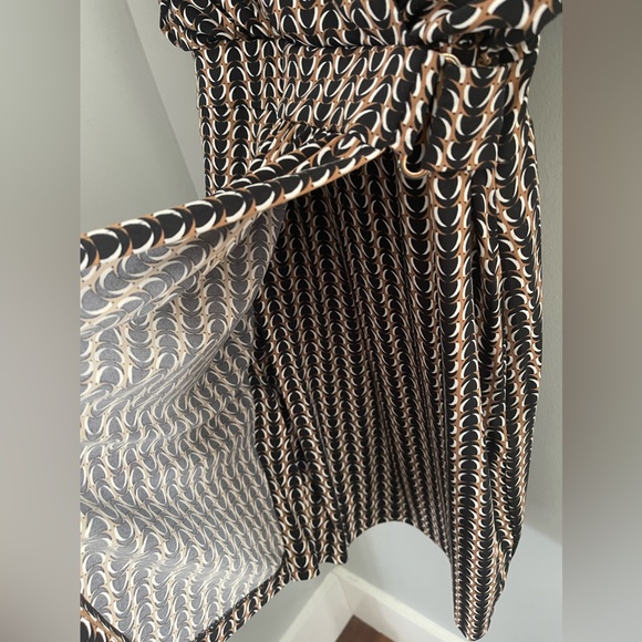 Vince Camuto wrap dress size 4 - Picture 3 of 6